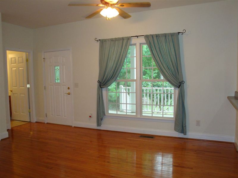 107 Easy St, Chapel Hill, NC 27516