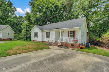 107 Eubank Ct, Selma, NC 27576