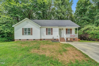 107 Eubank Ct, Selma, NC 27576