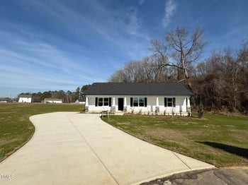 107 Faucette Dr, Selma, NC 27576