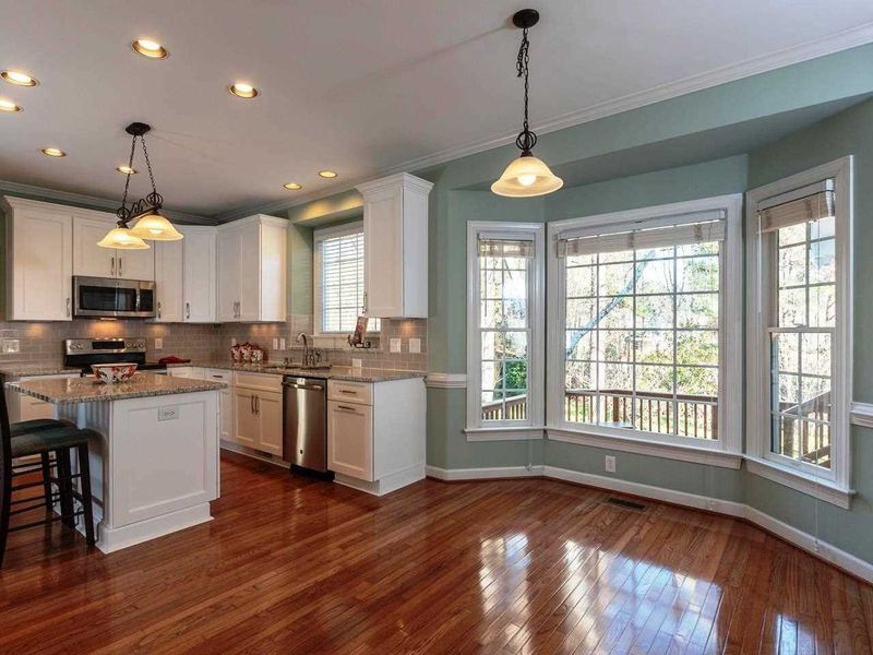 107 Forest Brook Dr, Cary, NC 27519
