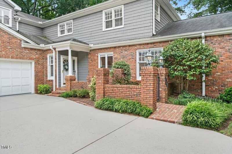 107 Greensview Dr, Cary, NC 27518