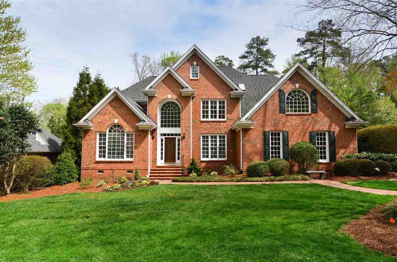 107 Greyfriars Ln, Cary, NC 27518