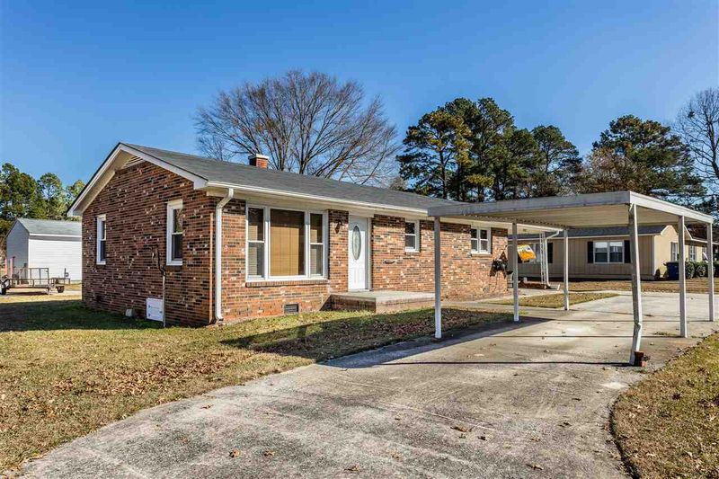 107 E Heath Ave, Smithfield, NC 27577