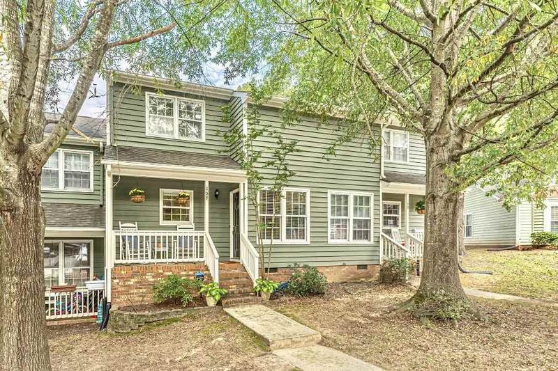 107 Hollow Oak Dr, Durham, NC 27713