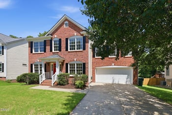 107 Holmhurst Ct, Cary, NC 27519
