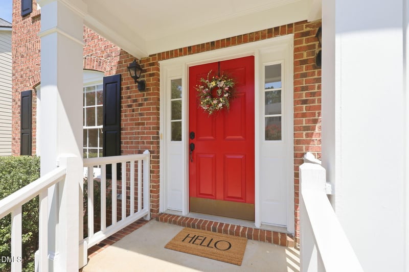 107 Holmhurst Ct, Cary, NC 27519