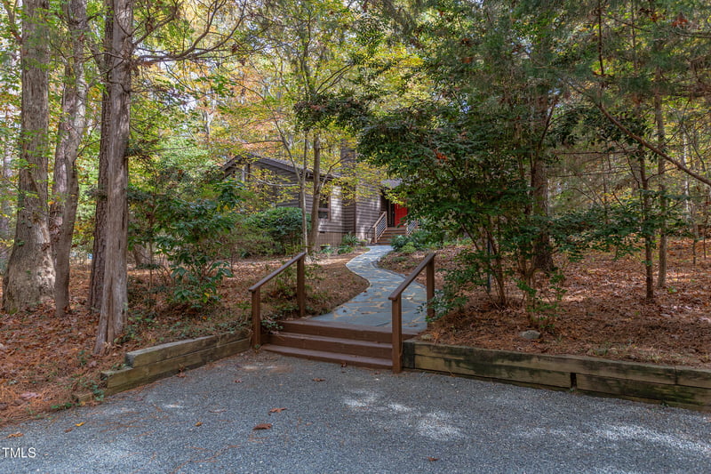 107 Hunter Hill Rd, Chapel Hill, NC 27516