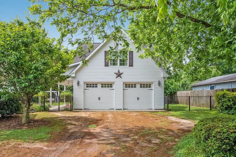 107 Hunter St, Apex, NC 27502
