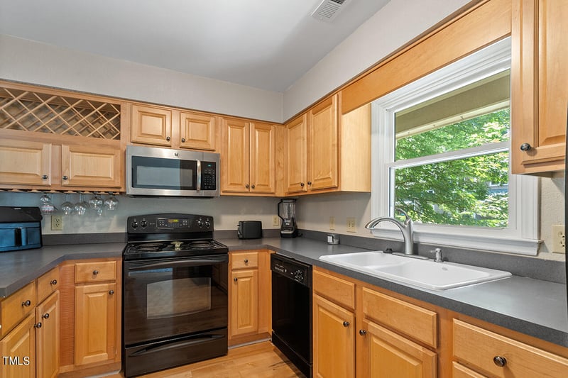 107 Inverness Ct, Cary, NC 27511