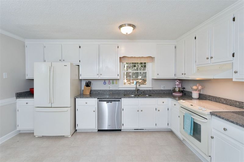 107 Joel Ct, Cary, NC 27513