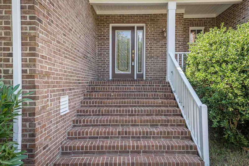 107 Kenilworth Pl, Chapel Hill, NC 27516