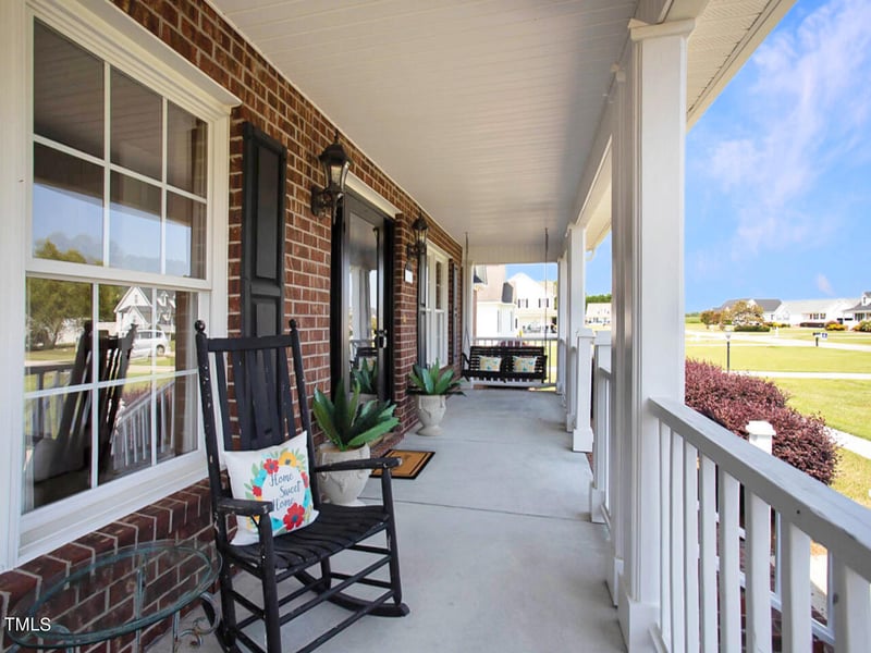 107 Knottingham Ct, Dunn, NC 28334