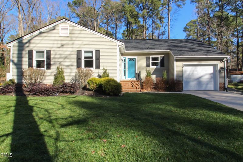107 Leisure Ct, Cary, NC 27511