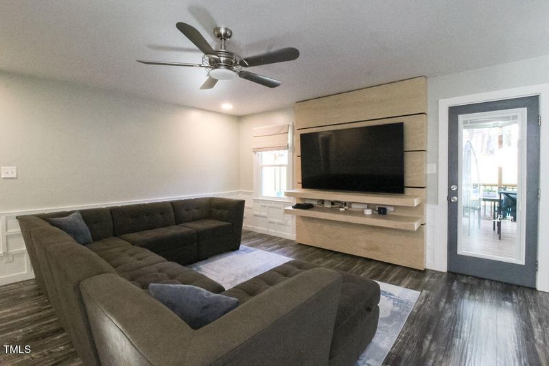 107 Leisure Ct, Cary, NC 27511