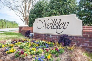 107 Lulworth Ct, Cary, NC 27519