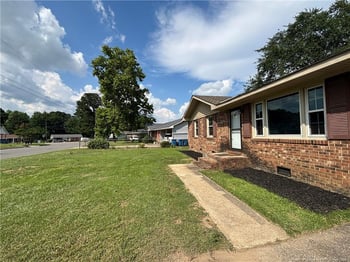 107 Mars Dr, Dunn, NC 28334