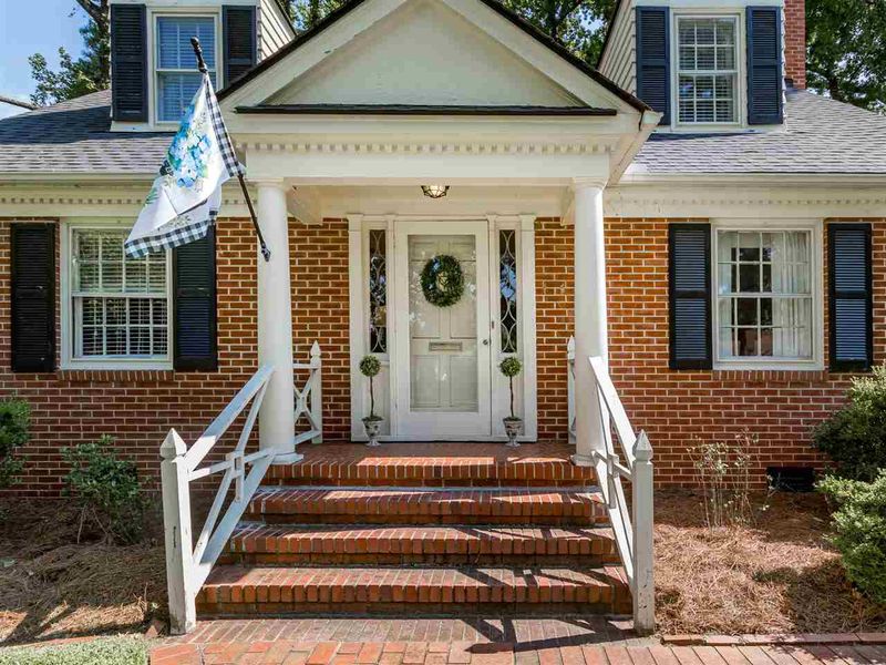 107 E Meadowbrook Dr, Smithfield, NC 27577