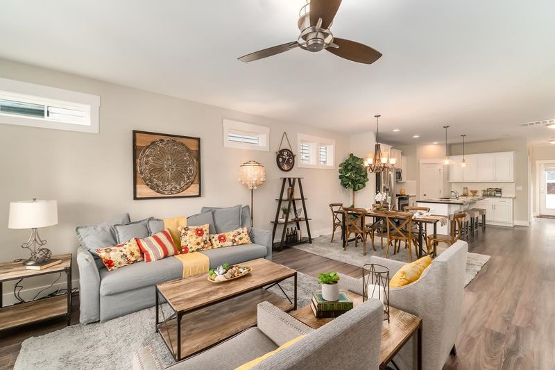 107 Meadows Edge Dr, Chapel Hill, NC 27516