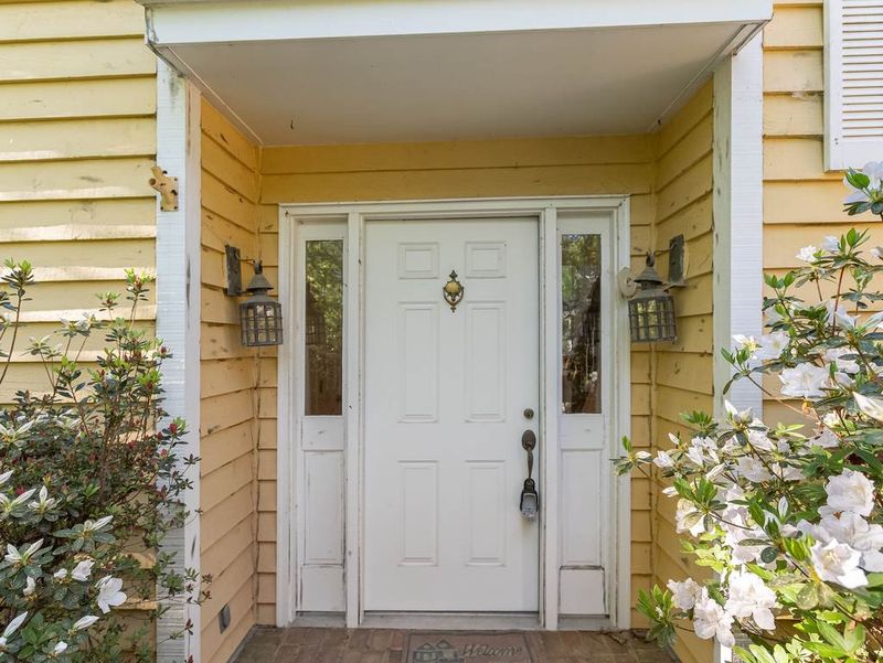 107 Mel Oaks Dr, Chapel Hill, NC 27516