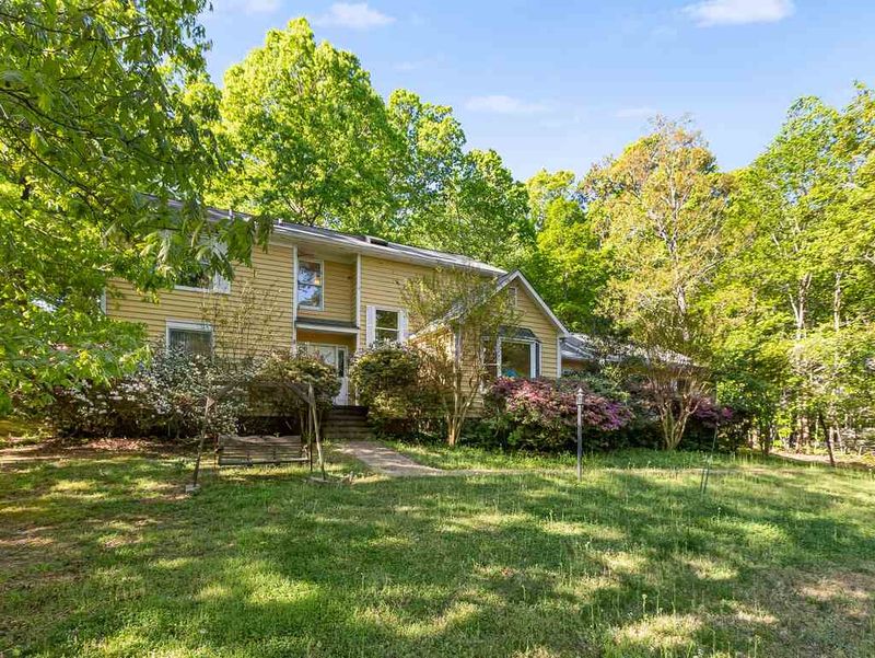 107 Mel Oaks Dr, Chapel Hill, NC 27516