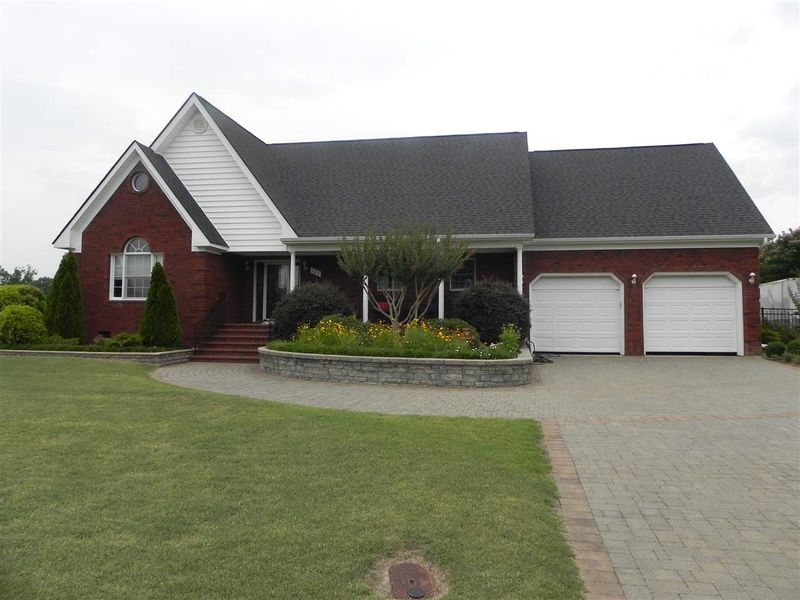 107 Moss Hill Dr, Goldsboro, NC 27530