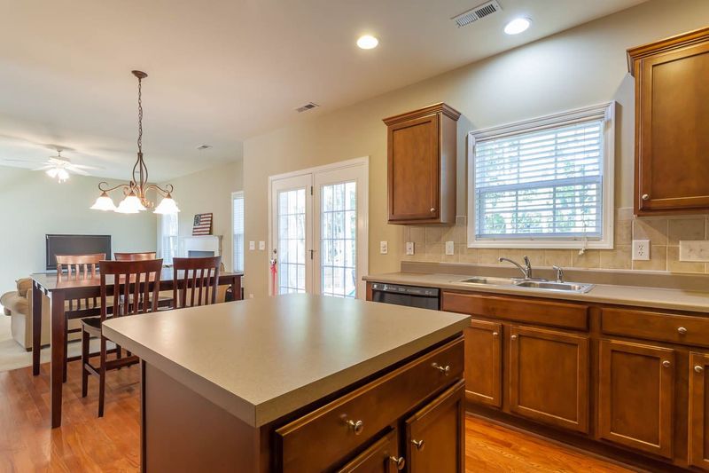 107 Moss Mountain Ln, Apex, NC 27539
