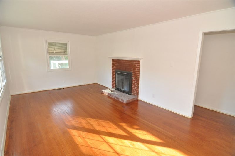 107 E Murray St, Durham, NC 27704