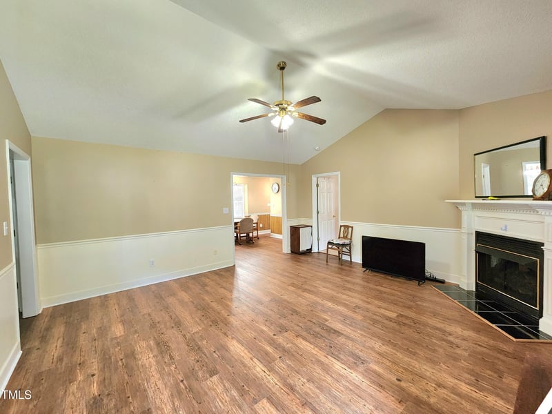 107 Oak Park Dr, Benson, NC 27504
