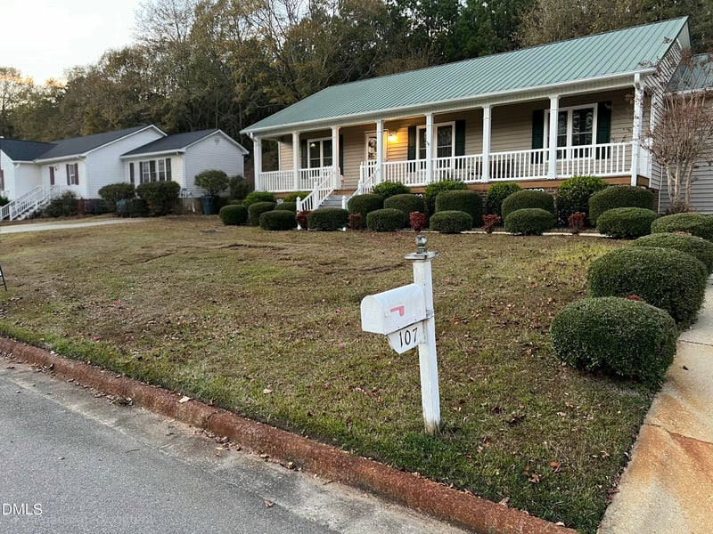 107 Oak Park Dr, Benson, NC 27504