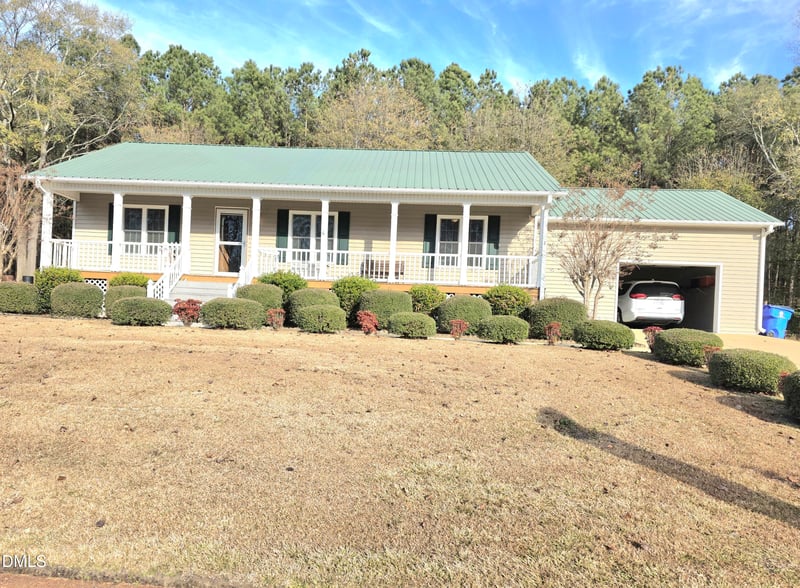 107 Oak Park Dr, Benson, NC 27504