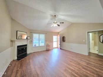 107 Oak Park Dr, Benson, NC 27504