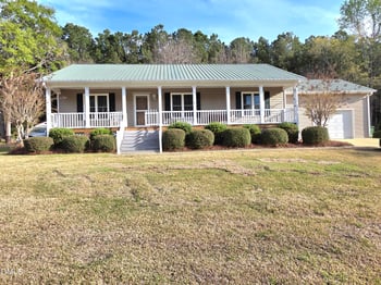 107 Oak Park Dr, Benson, NC 27504