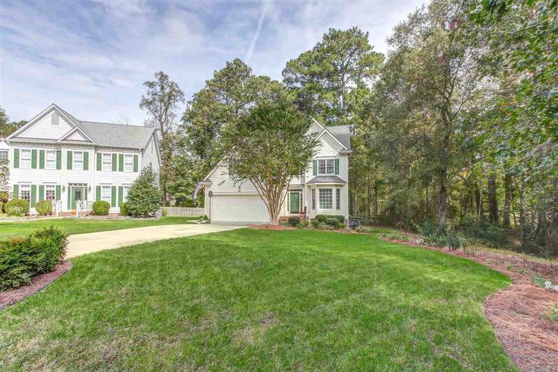 107 Okehampton Ct, Cary, NC 27518