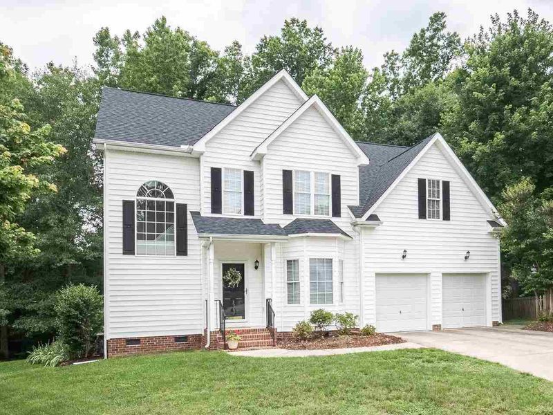 107 Old House Ct, Apex, NC 27502