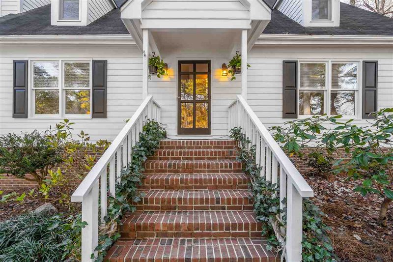 107 Oscar Ln, Cary, NC 27513