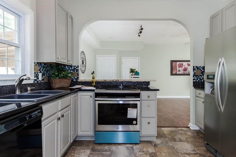 107 Otter Dr, Cary, NC 27513
