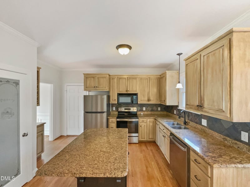 107 Paisley Ct, Archer Lodge, NC 27527