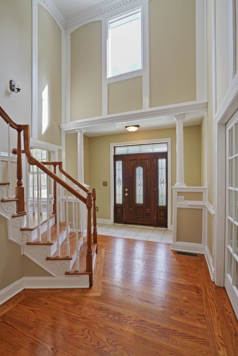 107 Panoramic Ct, Cary, NC 27519
