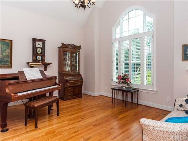107 Parchment Ct, Cary, NC 27518