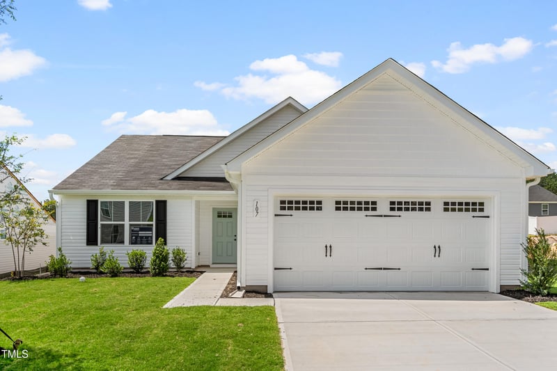 107 Port Charlotte Ct, Sanford, NC 27330