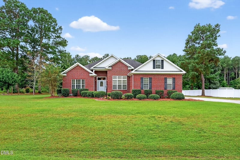107 Raintree Ln, Goldsboro, NC 27534