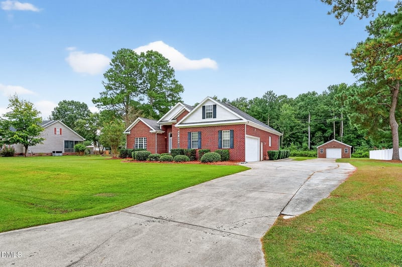 107 Raintree Ln, Goldsboro, NC 27534