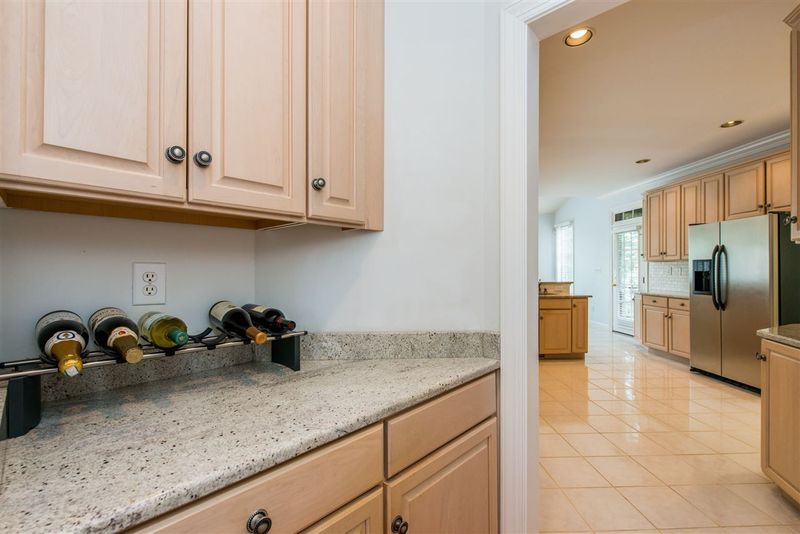 107 Scots Cove Ln, Cary, NC 27518