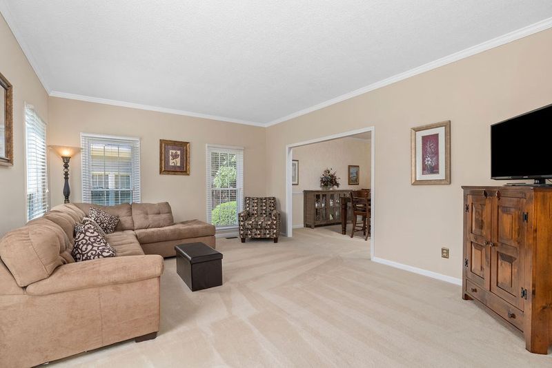 107 Sequoia Ct, Cary, NC 27513