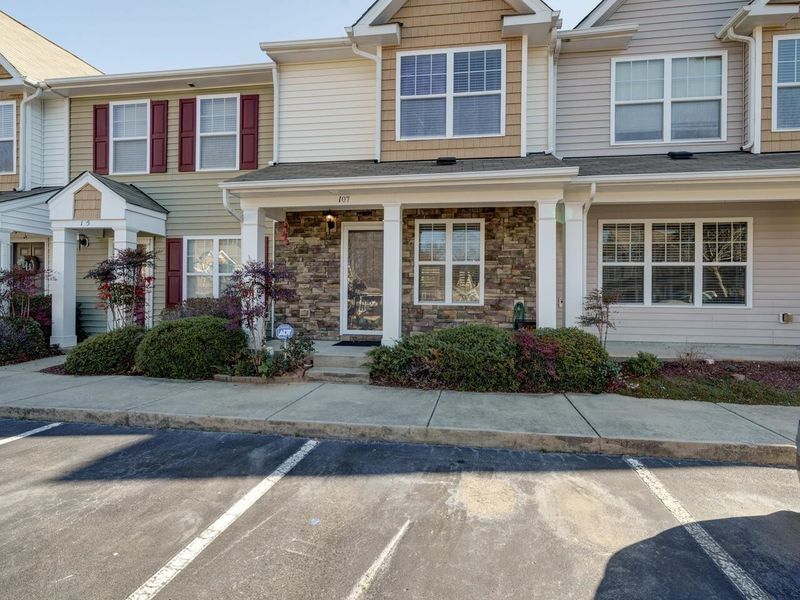 107 Shelter Haven Dr, Apex, NC 27502