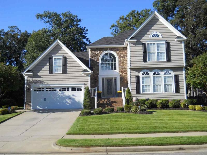 107 Stablegate Dr, Cary, NC 27513