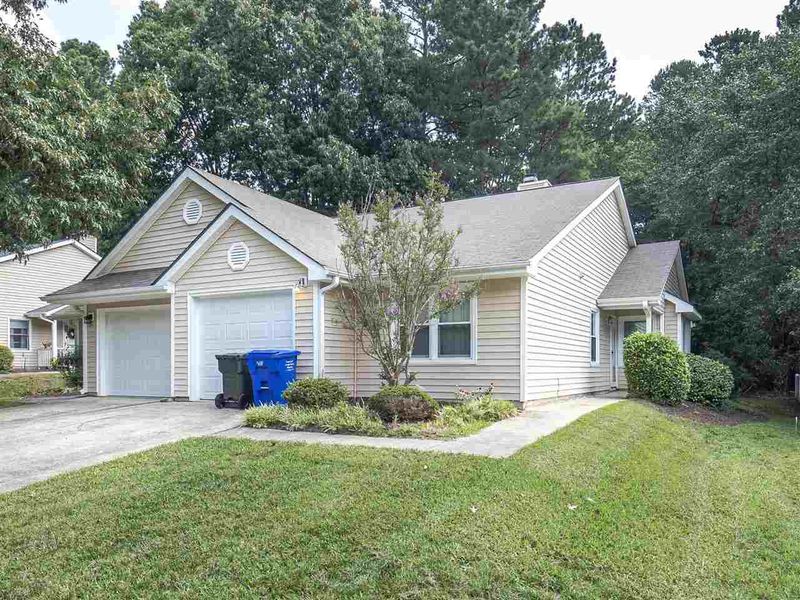 107 Standish Dr, Chapel Hill, NC 27517