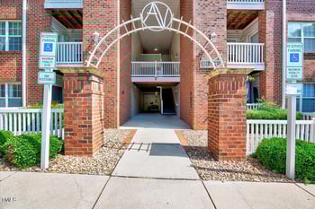 107 Sturbridge Dr, Clayton, NC 27520