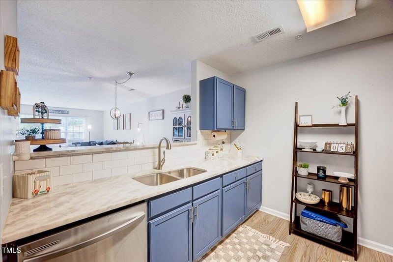107 Sturbridge Dr, Clayton, NC 27520